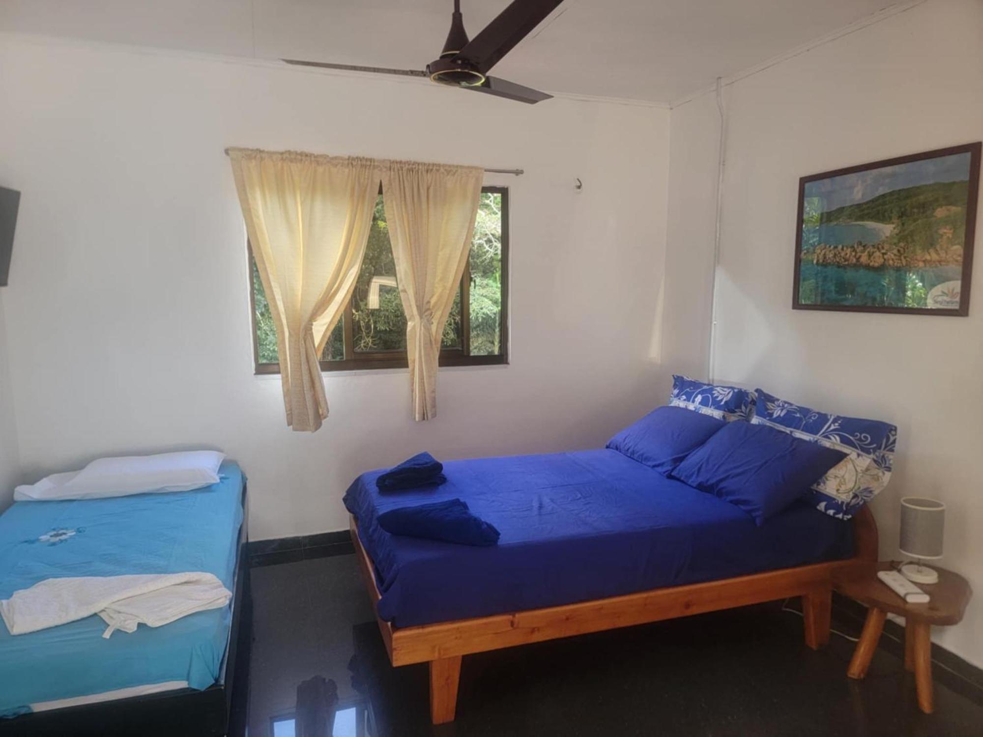 Papayas Self Catering Room Victoria Exteriör bild
